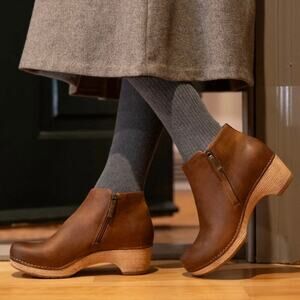 Dansko WomenLizanne bootie brown tan oiled pull-up leather Size 6.5-7 US 37 EU